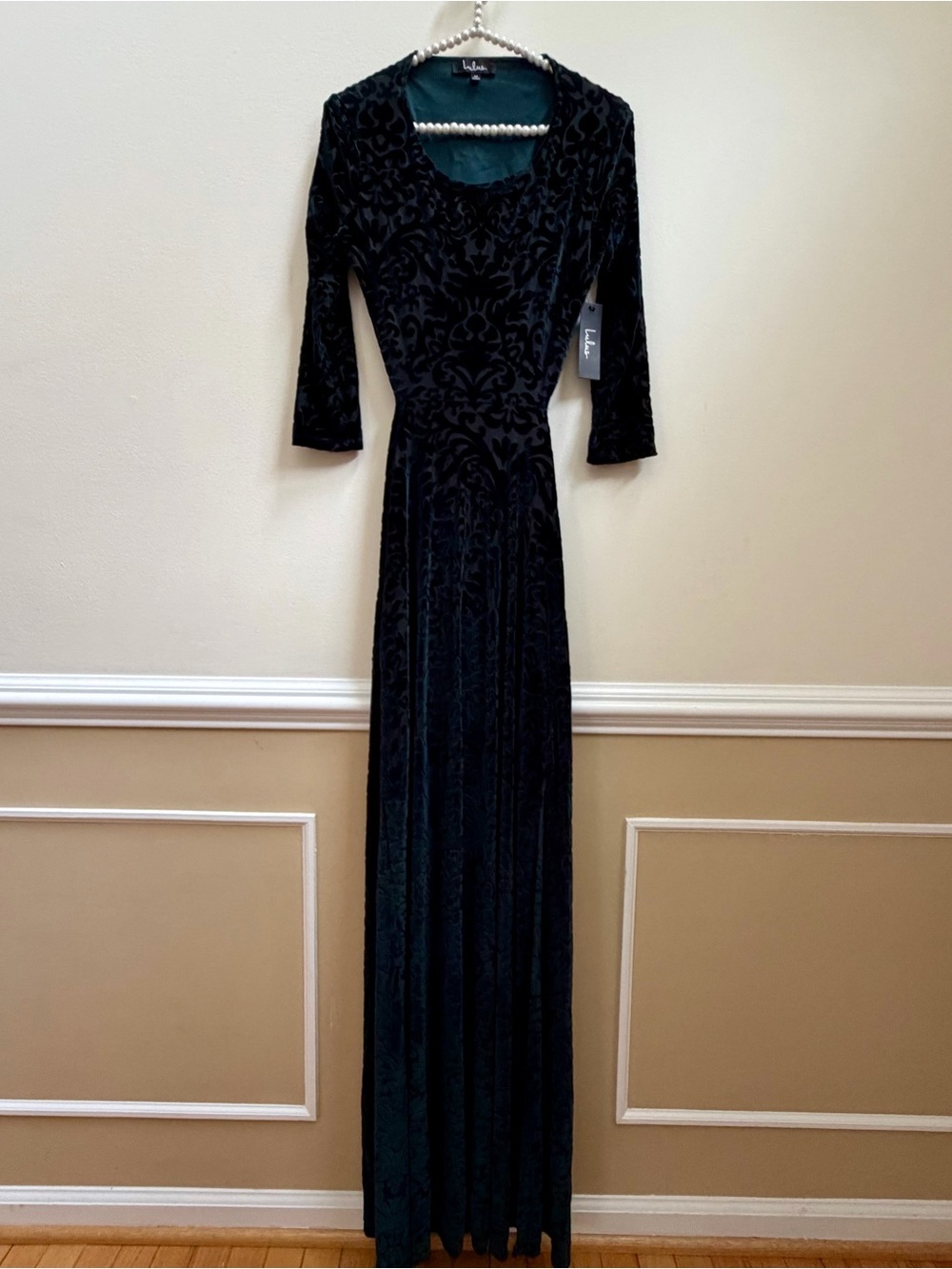 Lulu’s Holiday Green Velvet Side Cutout Open Back Maxi Dress
